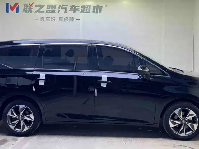GAC Trumpchi M6 — Фото автомобиля 4