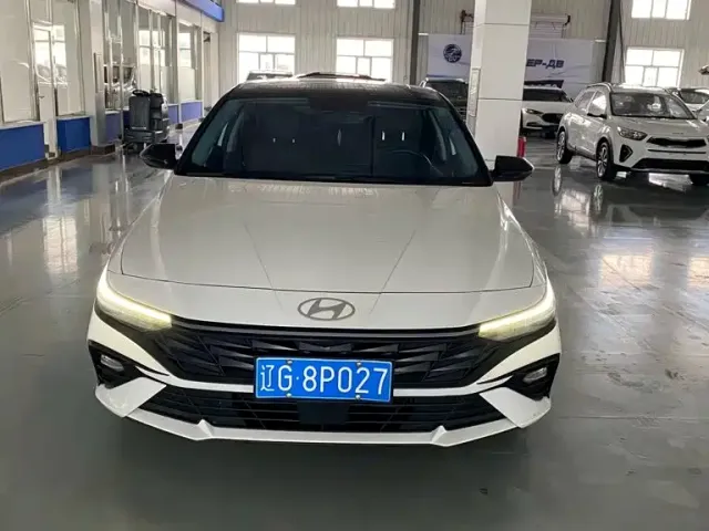 Hyundai Elantra — Фото автомобиля 2