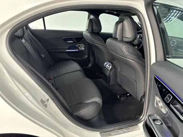 Mercedes-Benz C-Class — Фото автомобиля 24