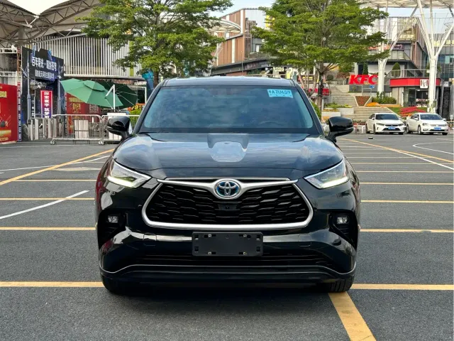 Toyota Highlander — Фото автомобиля 2