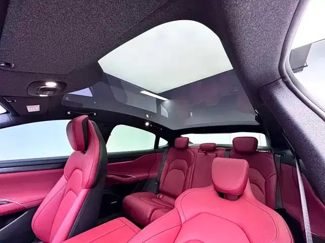 Xiaomi SU7 — Фото автомобиля 15