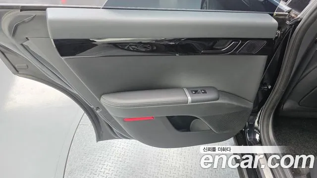 Hyundai Grandeur Grandeur (GN7) 2.5 Бензин 2WD — Фото автомобиля 24