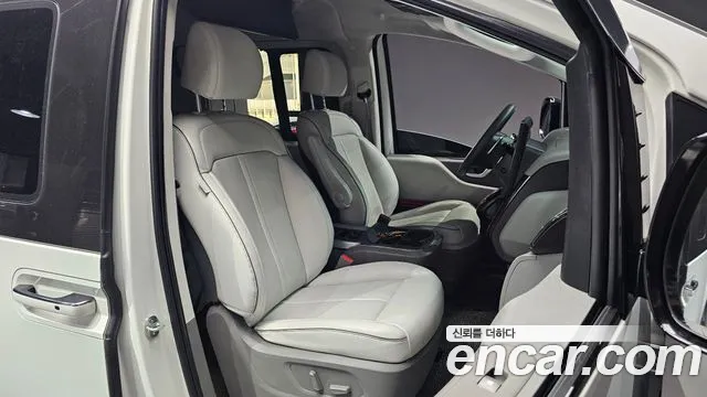 Hyundai Staria Staria 4WD Lounge 7 мест — Фото автомобиля 10