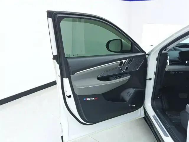 Buick E5 — Фото автомобиля 7