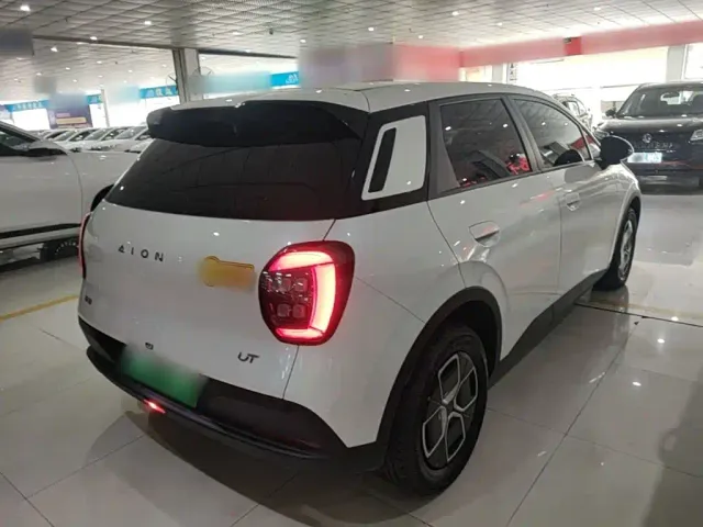 GAC Aion UT — Фото автомобиля 6