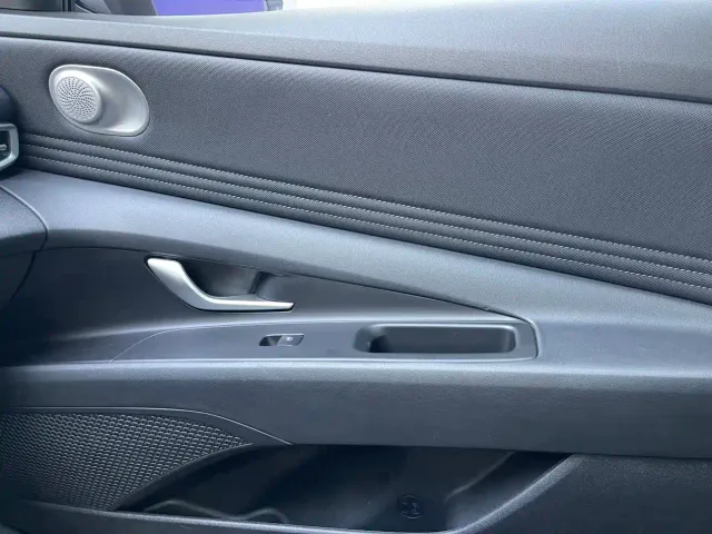 Hyundai Elantra — Фото автомобиля 15