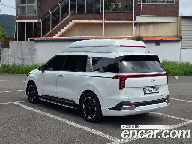 Kia Carnival Generation 4 — Фото автомобиля 5