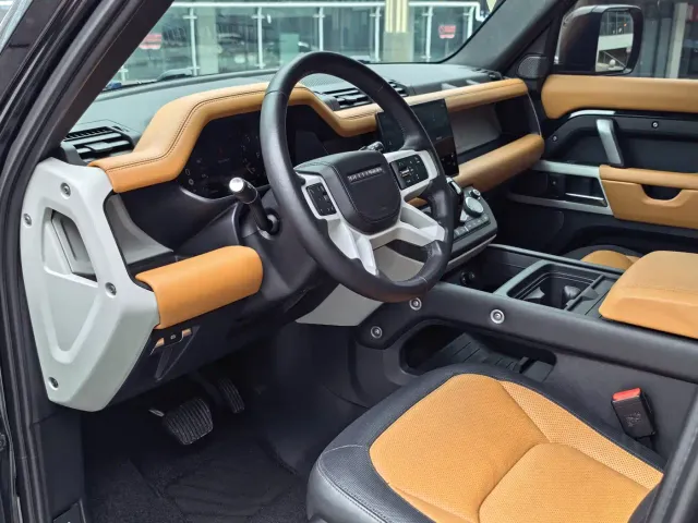 Land Rover Defender — Фото автомобиля 11