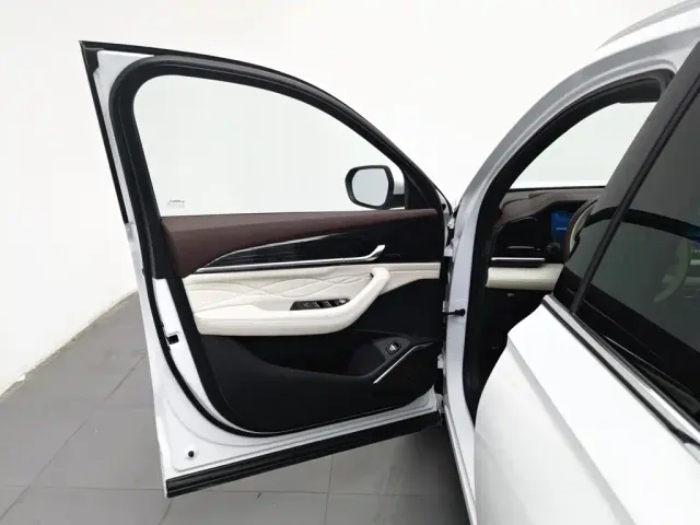 Geely Xingyue L — Фото автомобиля 8