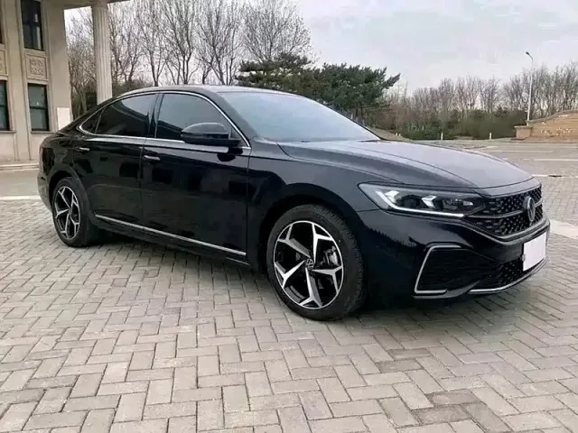 Volkswagen Passat — Фото автомобиля 3