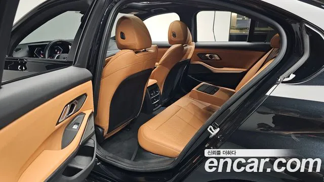 BMW 3-Series 3 серия (G20) 320i M Sport — Фото автомобиля 3