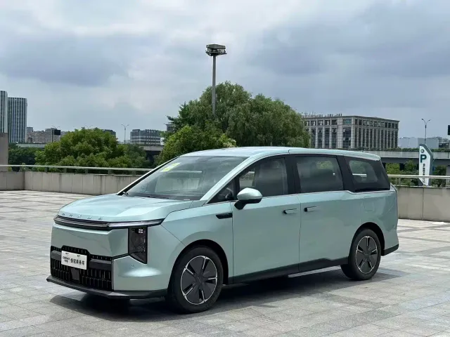 Фотография автомобиля — Maxus Dajia 7