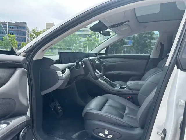 IM Motors LS6 — Фото автомобиля 4