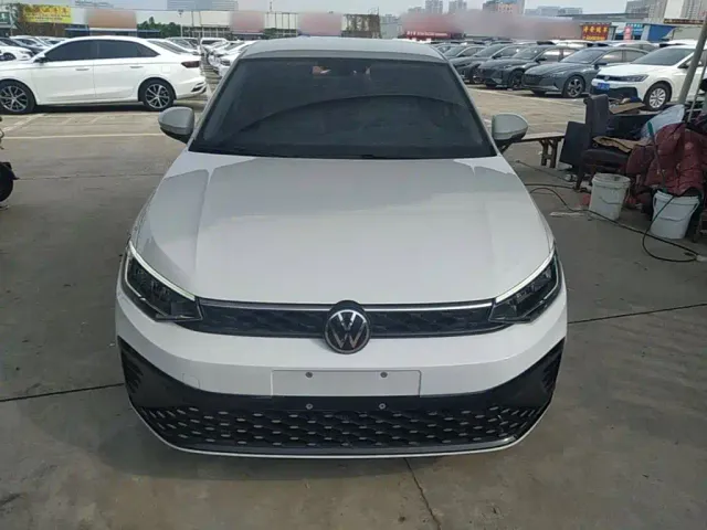 Volkswagen Lavida — Фото автомобиля 2