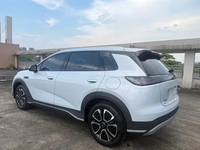 BYD Seal 05 DM-i — Фото автомобиля 6