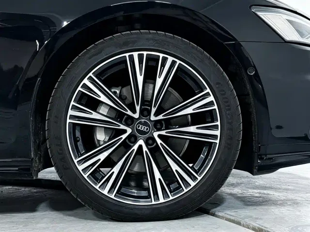 Audi A6L — Фото автомобиля 13