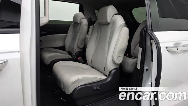 Kia Carnival 4th Gen — Фото автомобиля 18