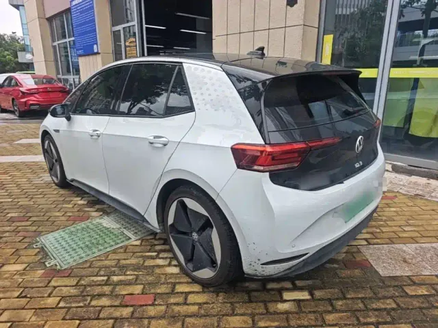 Volkswagen ID.3 — Фото автомобиля 23