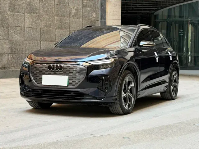 Фотография автомобиля — Audi Q4 e-tron