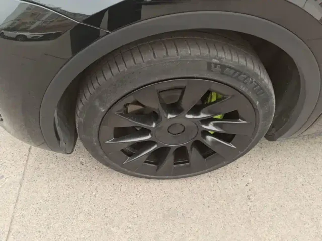 Tesla Model Y — Фото автомобиля 22