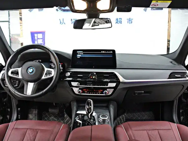 BMW 5 Series — Фото автомобиля 11