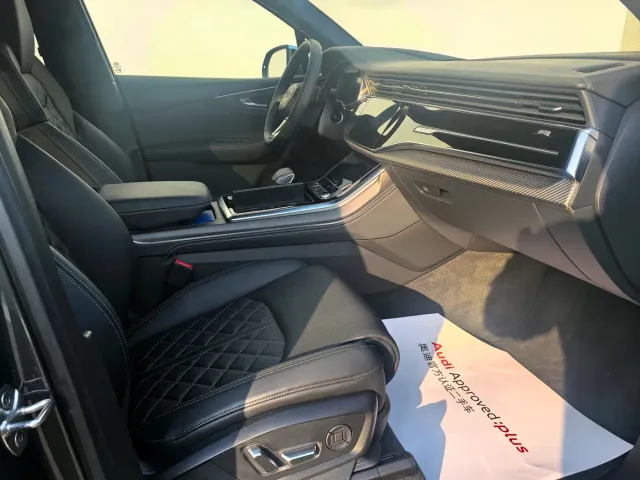 Audi SQ7 — Фото автомобиля 19