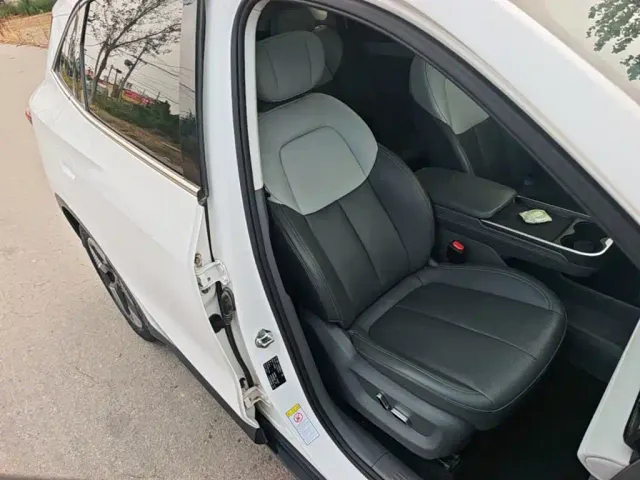 Besturn Yueyi 03 2025 565km Ultimate Edition — Фото автомобиля 24