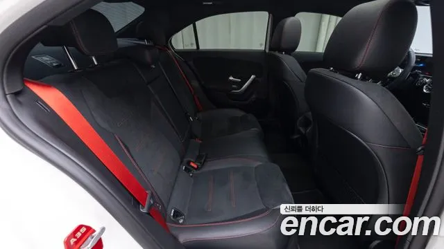 Mercedes-Benz A-Class W177 — Фото автомобиля 10