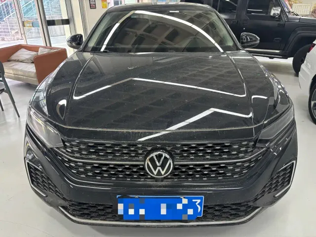 Volkswagen Passat — Фото автомобиля 2