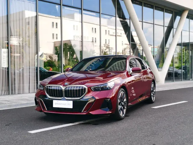 Фотография автомобиля — BMW 5 Series