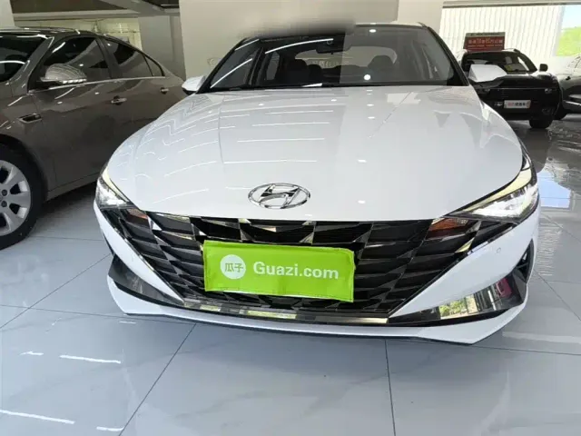 Hyundai Elantra — Фото автомобиля 2