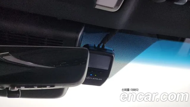 Lexus LM — Фото автомобиля 2