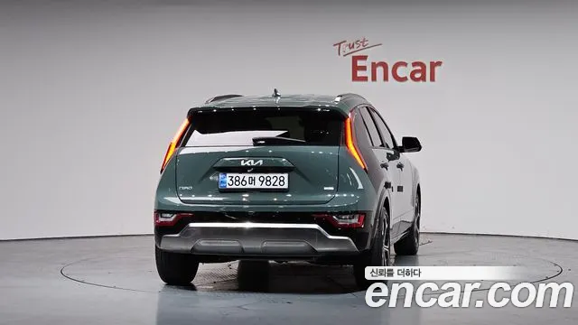 Kia Niro The All New Niro Signature — Фото автомобиля 4