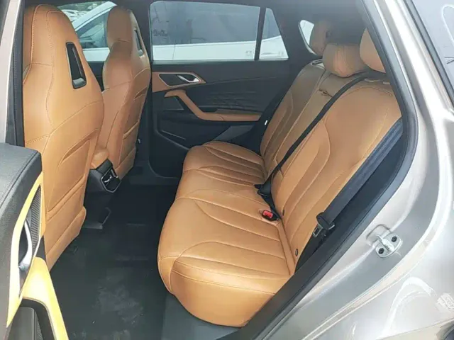 Roewe RX5 — Фото автомобиля 16