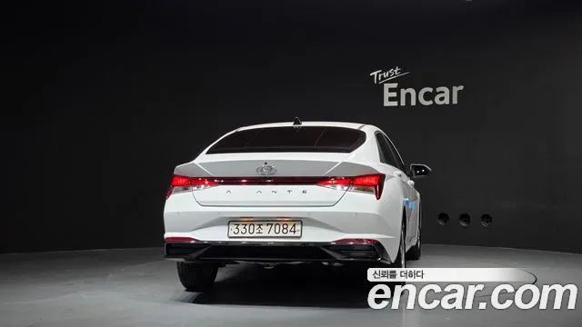 Hyundai Avante CN7 — Фото автомобиля 4