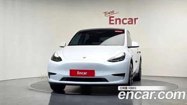 Tesla Model Y — Фото автомобиля 3