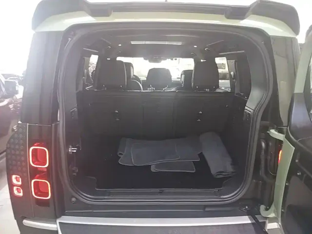 Land Rover Defender — Фото автомобиля 18