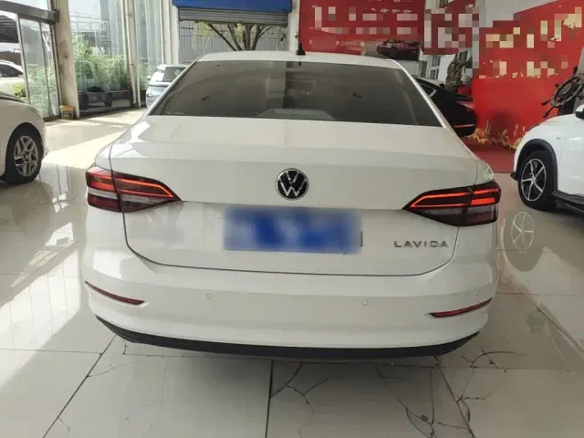 Volkswagen Lavida — Фото автомобиля 5