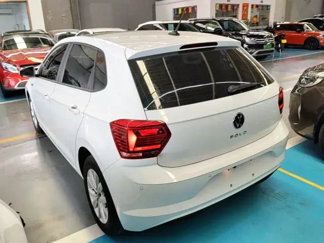 Volkswagen Polo — Фото автомобиля 4