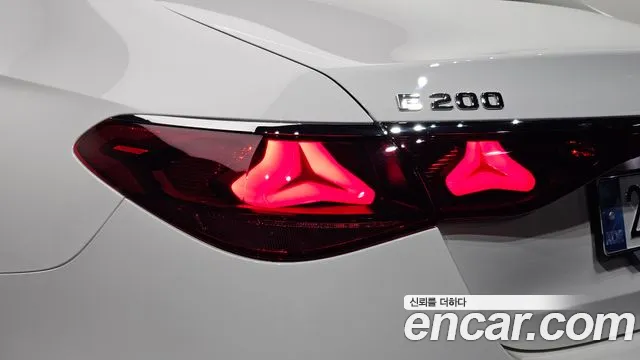 Mercedes-Benz E-Class W214 — Фото автомобиля 8