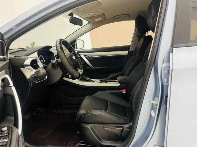 Geely Binyue — Фото автомобиля 7