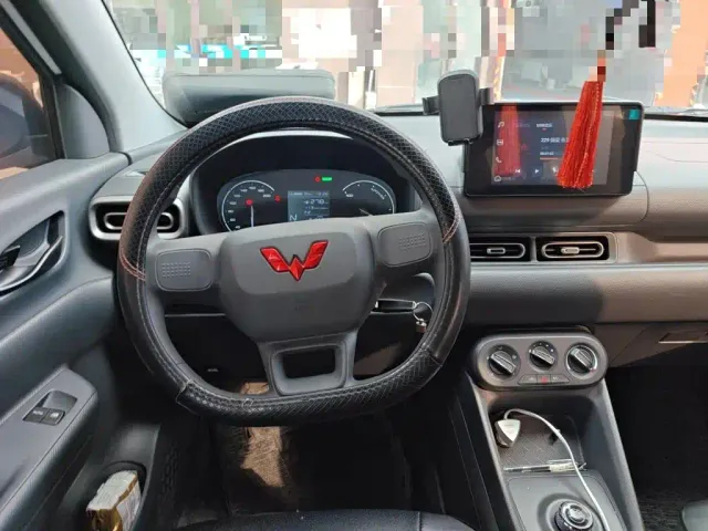 Wuling Hongguang — Фото автомобиля 6