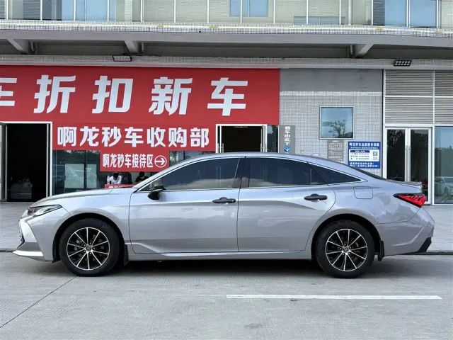 Toyota Avalon — Фото автомобиля 3