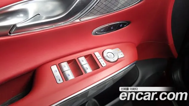Genesis GV70 2.2 Дизель AWD — Фото автомобиля 28
