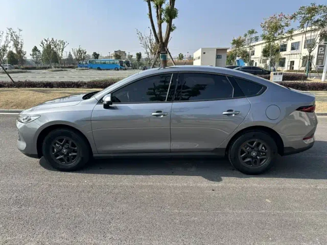 BYD Qin PLUS — Фото автомобиля 9