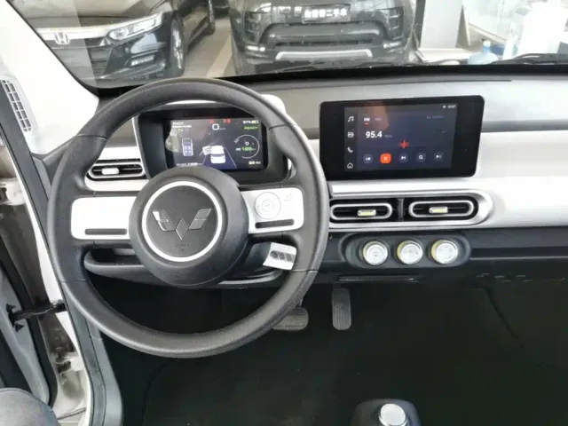 Wuling Hongguang Mini EV — Фото автомобиля 9