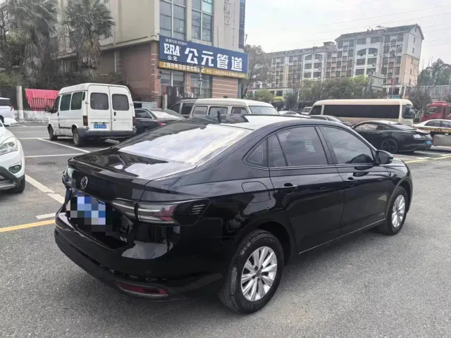 Volkswagen Lavida — Фото автомобиля 6