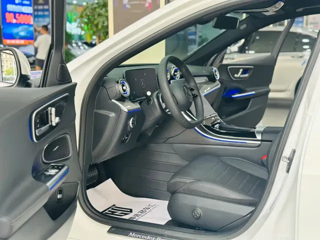 Mercedes-Benz C-Class — Фото автомобиля 4