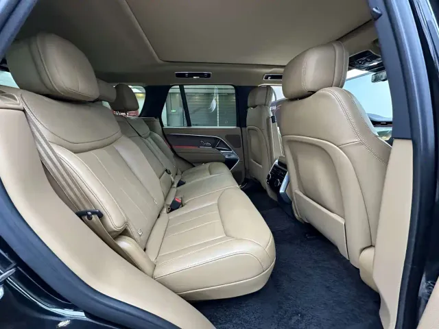 Land Rover Range Rover 2025 3.0 L6 360PS Golden Age Edition — Фото автомобиля 7