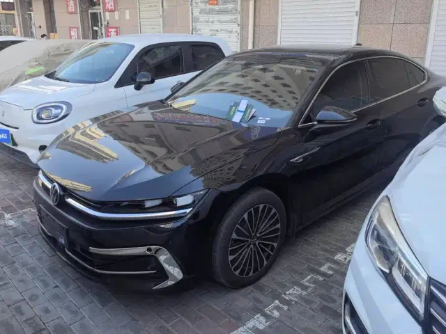 Фотография автомобиля — Volkswagen Magotan